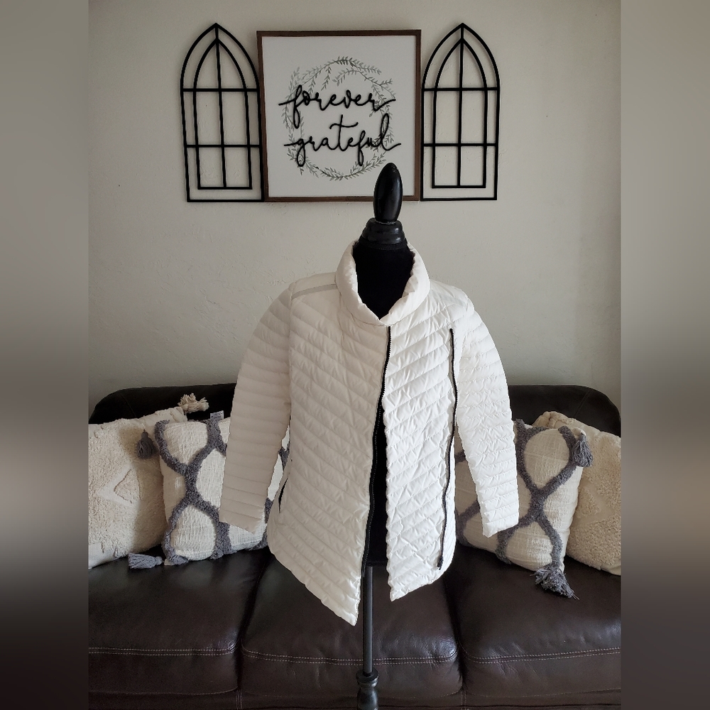 Athleta Full Zip Asymmetrical Down Puffer Coat Size XXS Classic Boho Chic Gym - Picture 6 of 11